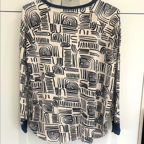 🇨🇦 THIS IS J Bamboo Top Abstract Patterned Black and White • Size Large Canadian - Picture 7 of 12
